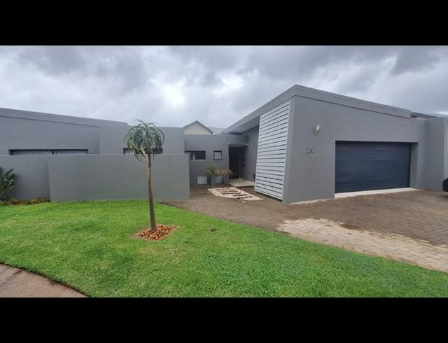 3 BEDROOM HOUSE FOR SALE IN MIDSTREAM ESTATE